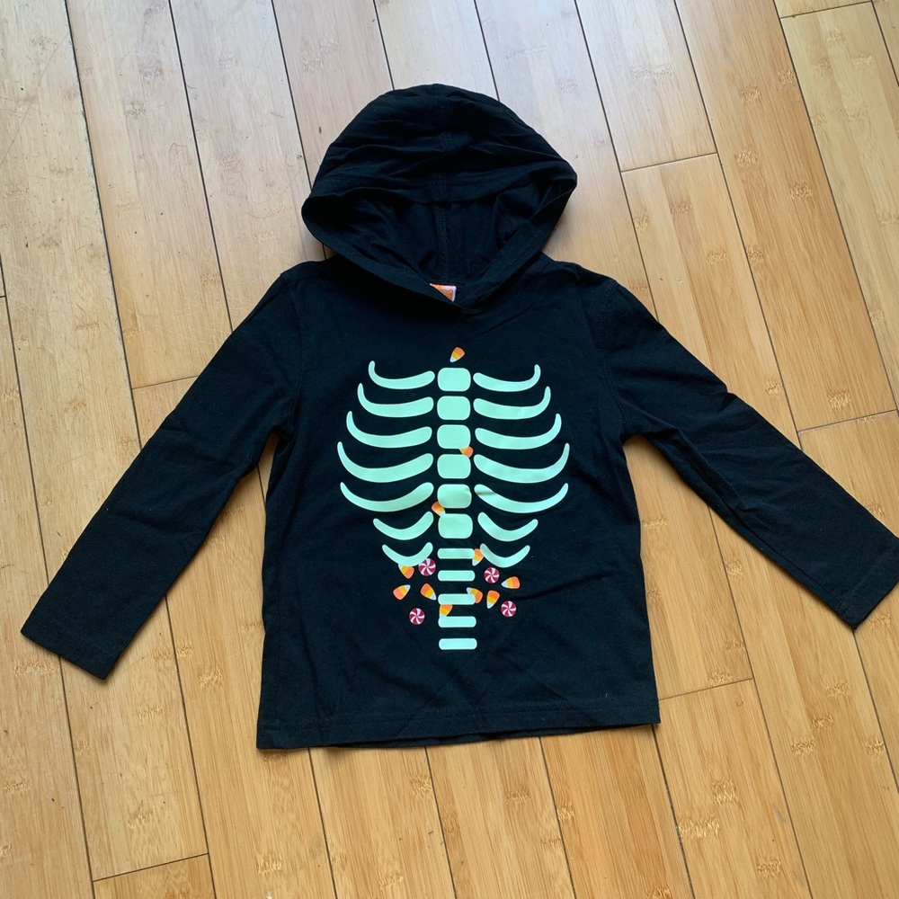 Skeleton w candy hooded t-shirt; Glow in the dark